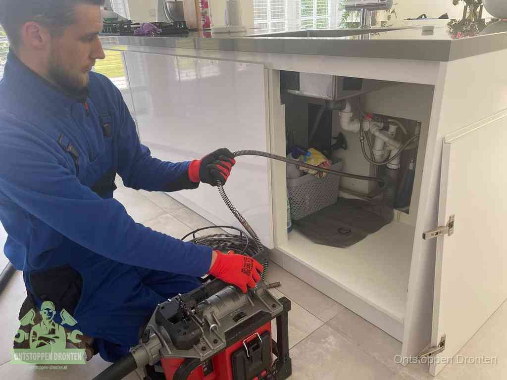Riool ontstoppen ontstoppingsveer in Dronten